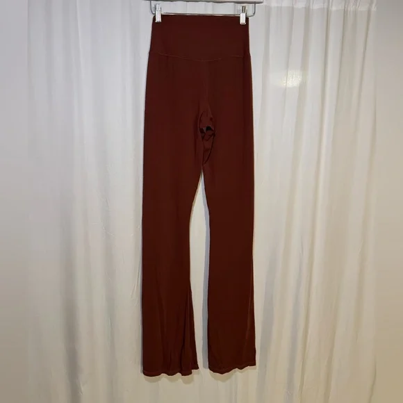 Sunzel Crossover Flare Leggings - Picture 4 of 6